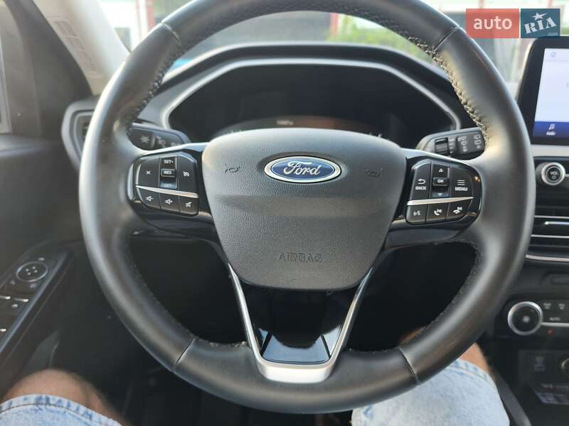 Позашляховик / Кросовер Ford Escape 2021 в Стрию