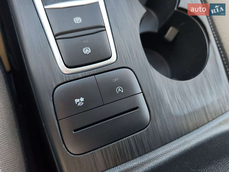 Позашляховик / Кросовер Ford Escape 2021 в Стрию