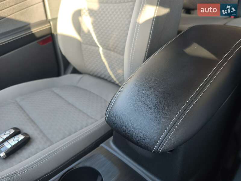 Позашляховик / Кросовер Ford Escape 2021 в Стрию