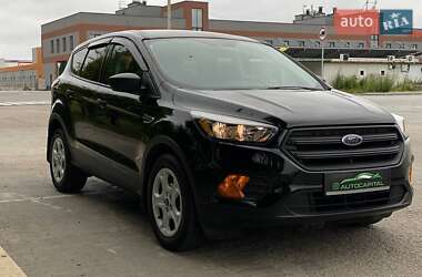 Внедорожник / Кроссовер Ford Escape 2019 в 