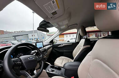 Внедорожник / Кроссовер Ford Escape 2022 в 