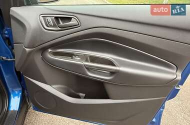 Внедорожник / Кроссовер Ford Escape 2019 в 