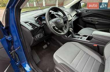 Внедорожник / Кроссовер Ford Escape 2019 в 