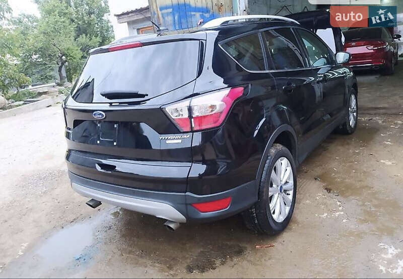 Внедорожник / Кроссовер Ford Escape 2017 в Ивано-Франковске