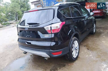 Внедорожник / Кроссовер Ford Escape 2017 в 