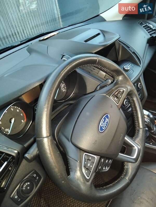 Внедорожник / Кроссовер Ford Escape 2018 в Львове