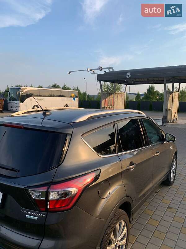 Внедорожник / Кроссовер Ford Escape 2017 в Ужгороде