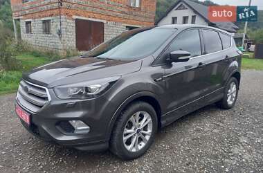 Позашляховик / Кросовер Ford Escape 2017 в 