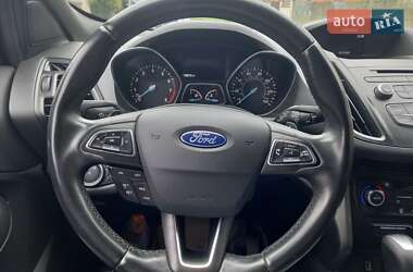 Позашляховик / Кросовер Ford Escape 2017 в 