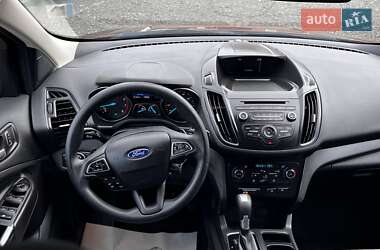 Внедорожник / Кроссовер Ford Escape 2017 в 