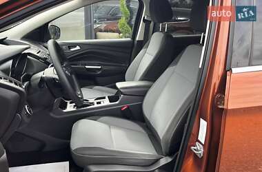 Внедорожник / Кроссовер Ford Escape 2017 в 