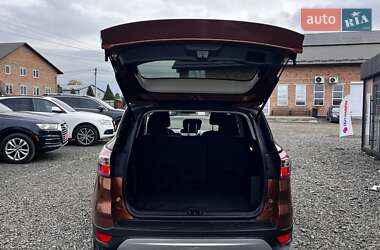 Внедорожник / Кроссовер Ford Escape 2017 в 