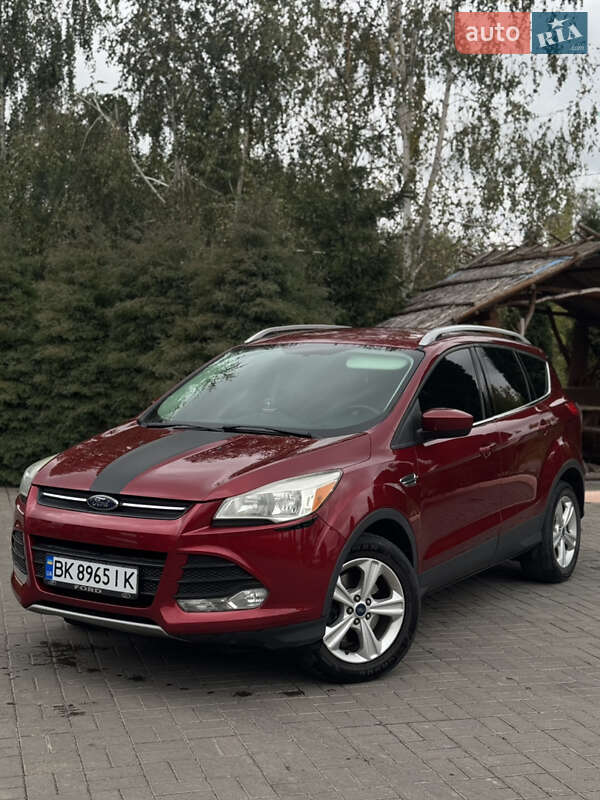 Внедорожник / Кроссовер Ford Escape 2015 в Дубно