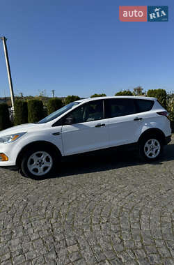 Внедорожник / Кроссовер Ford Escape 2017 в 