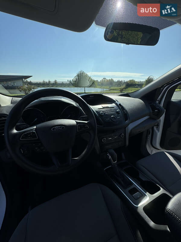 Внедорожник / Кроссовер Ford Escape 2017 в Жовкве