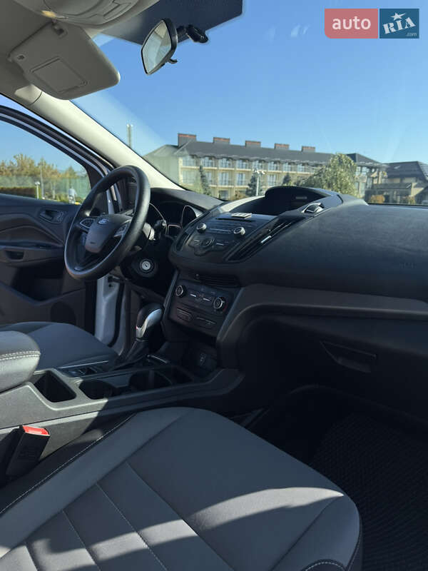 Внедорожник / Кроссовер Ford Escape 2017 в Жовкве