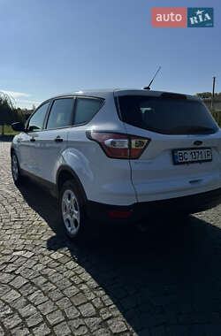Внедорожник / Кроссовер Ford Escape 2017 в 