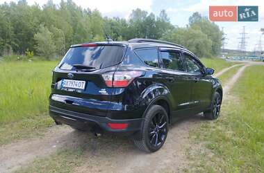 Внедорожник / Кроссовер Ford Escape 2018 в 