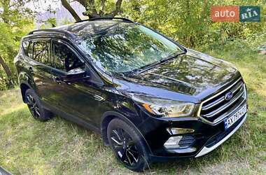Внедорожник / Кроссовер Ford Escape 2018 в 