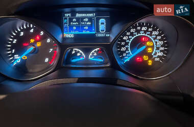 Внедорожник / Кроссовер Ford Escape 2014 в 