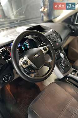 Внедорожник / Кроссовер Ford Escape 2015 в 