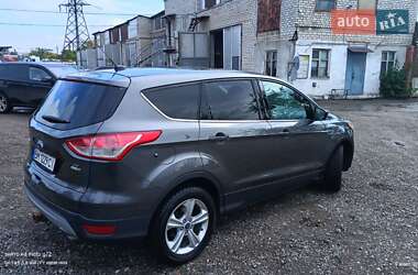 Внедорожник / Кроссовер Ford Escape 2015 в 