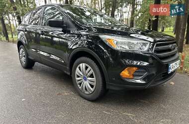 Внедорожник / Кроссовер Ford Escape 2017 в 