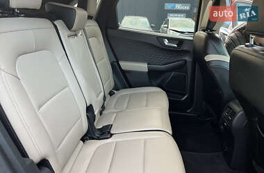 Внедорожник / Кроссовер Ford Escape 2019 в 