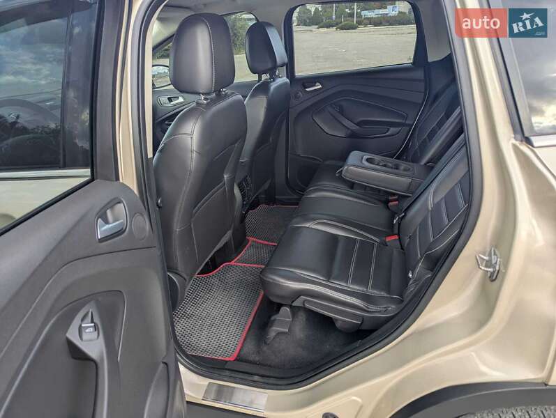 Внедорожник / Кроссовер Ford Escape 2016 в Днепре