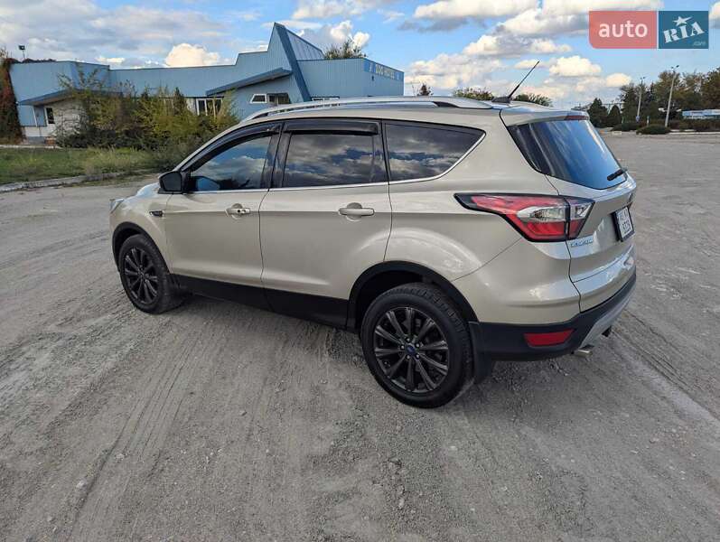 Внедорожник / Кроссовер Ford Escape 2016 в Днепре