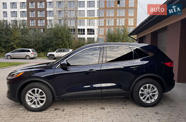 Внедорожник / Кроссовер Ford Escape 2021 в 