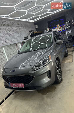 Внедорожник / Кроссовер Ford Escape 2022 в 