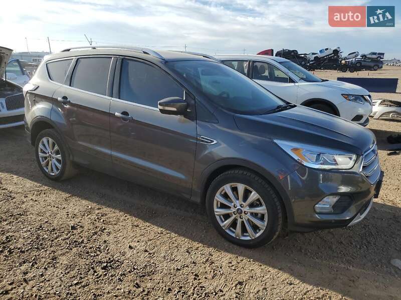 Внедорожник / Кроссовер Ford Escape 2018 в Черновцах