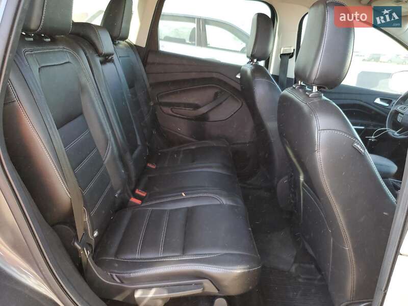 Внедорожник / Кроссовер Ford Escape 2018 в Черновцах