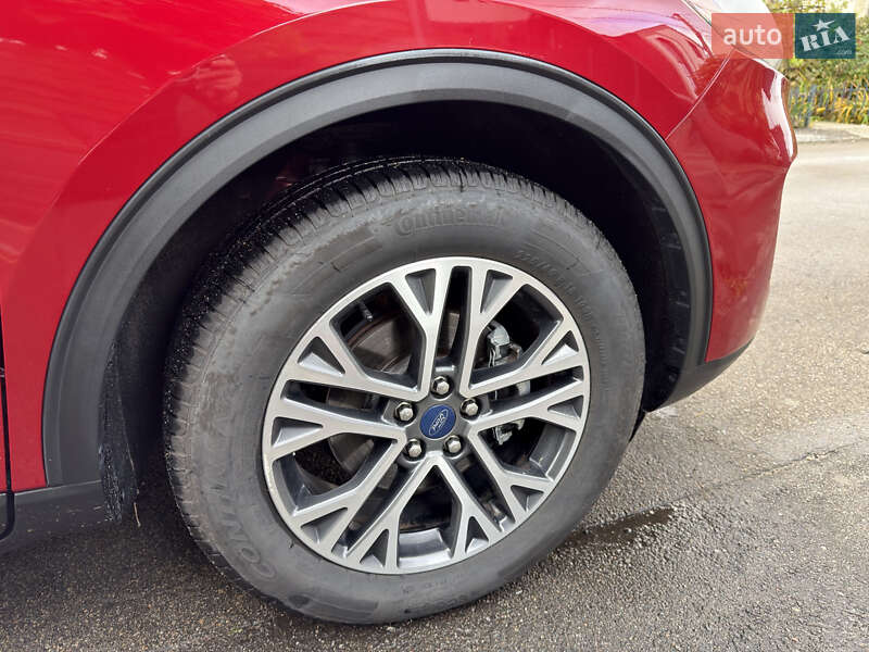 Внедорожник / Кроссовер Ford Escape 2020 в Киеве