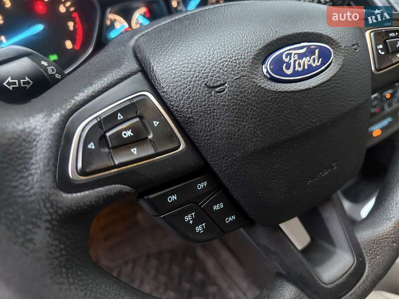 Внедорожник / Кроссовер Ford Escape 2018 в Львове