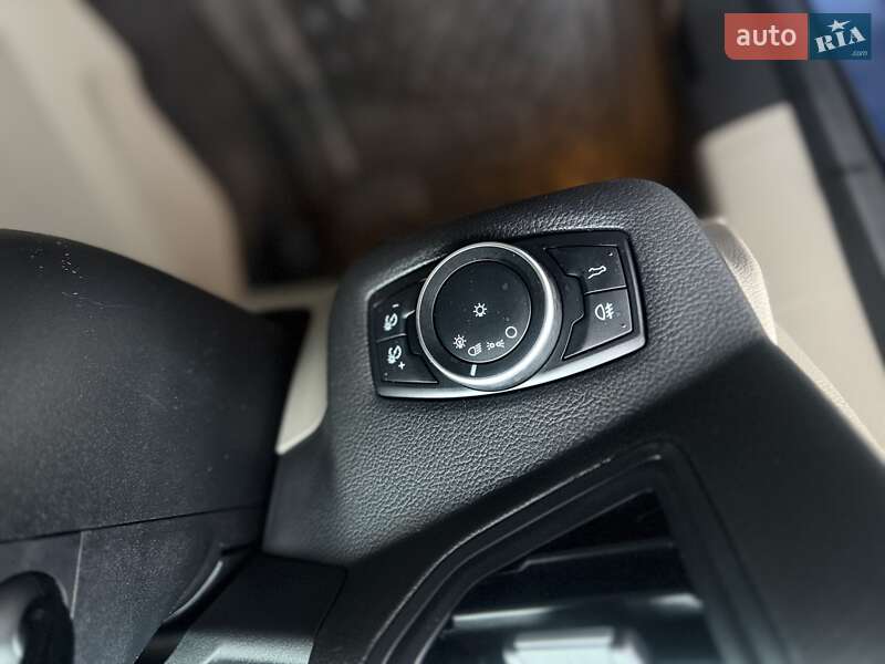 Внедорожник / Кроссовер Ford Escape 2018 в Львове