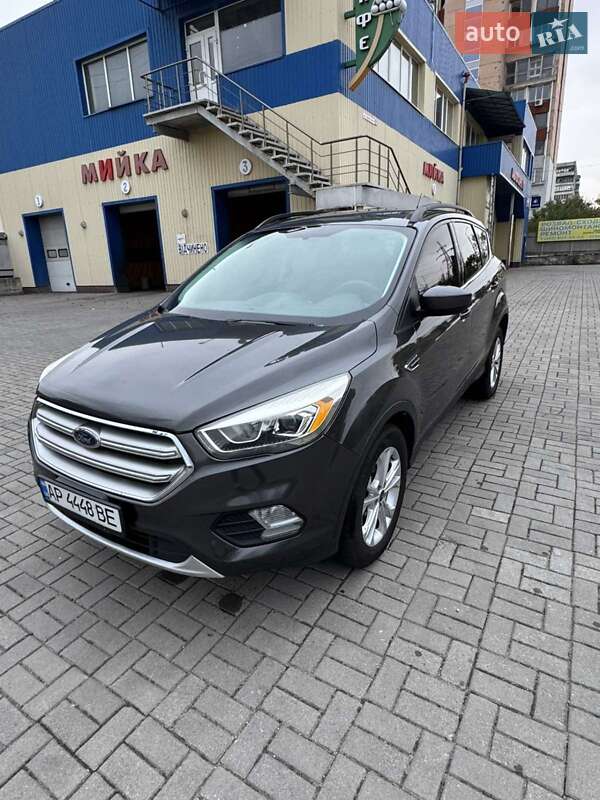 Внедорожник / Кроссовер Ford Escape 2017 в 