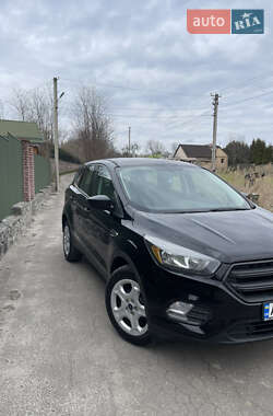 Внедорожник / Кроссовер Ford Escape 2017 в 