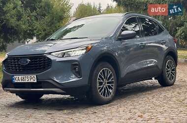 Позашляховик / Кросовер Ford Escape 2023 в 