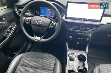 Позашляховик / Кросовер Ford Escape 2023 в 