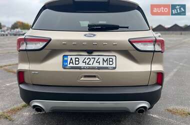 Внедорожник / Кроссовер Ford Escape 2020 в 