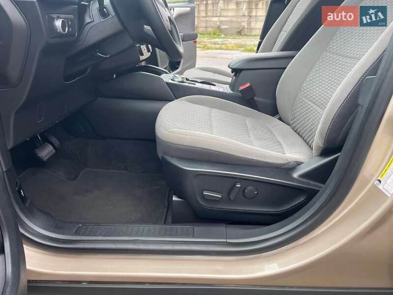 Позашляховик / Кросовер Ford Escape 2020 в Вінниці