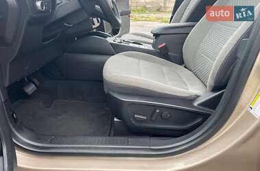 Внедорожник / Кроссовер Ford Escape 2020 в 