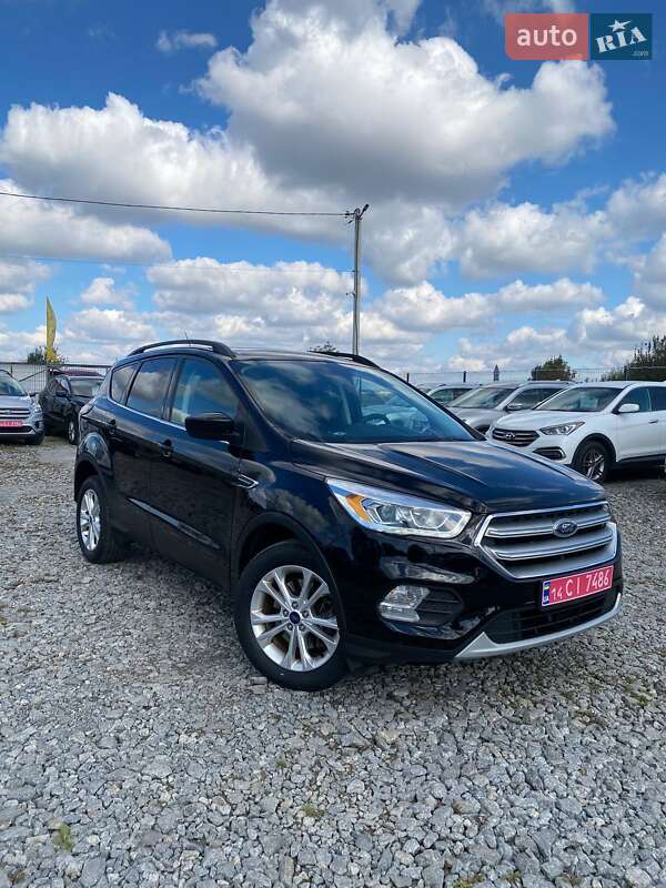 Позашляховик / Кросовер Ford Escape 2017 в Львові