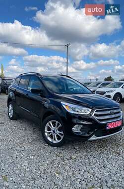 Внедорожник / Кроссовер Ford Escape 2017 в 