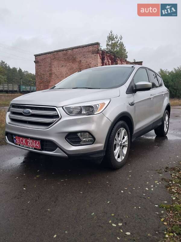 Внедорожник / Кроссовер Ford Escape 2017 в Сосновке