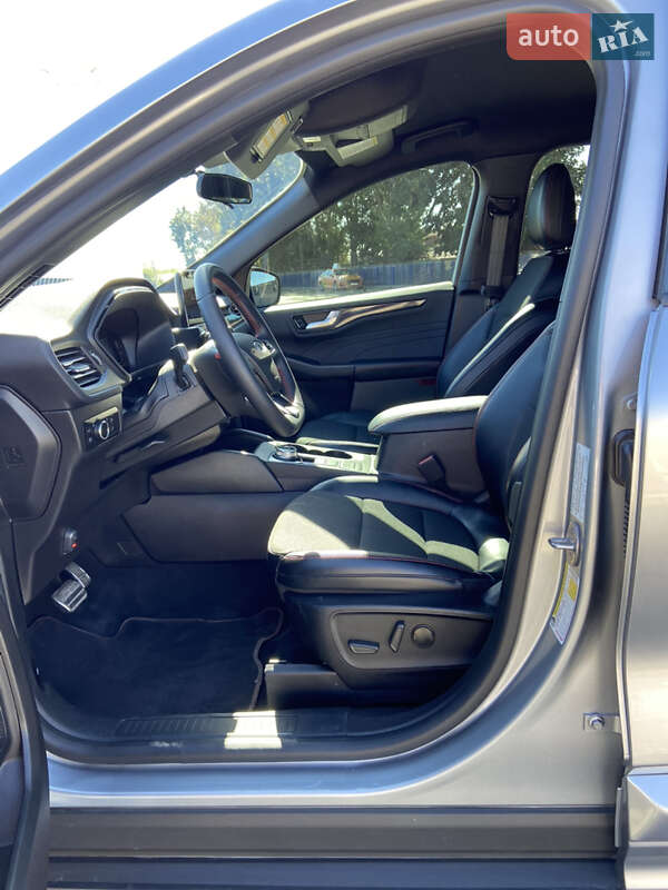 Позашляховик / Кросовер Ford Escape 2023 в Тернополі