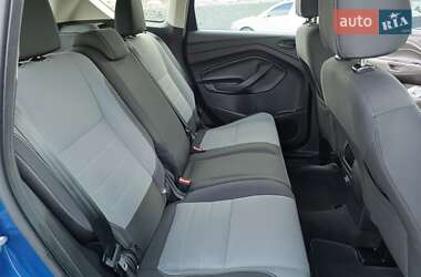Внедорожник / Кроссовер Ford Escape 2016 в 