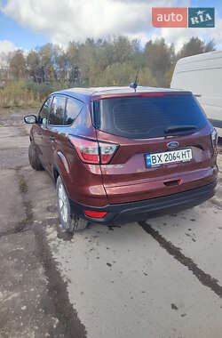 Внедорожник / Кроссовер Ford Escape 2018 в 